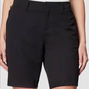 32degree shorts. Nylon/spandex. Elastic side waist band. Stretchy and dressy 4/6